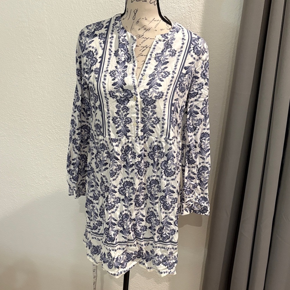 LOFT White and Blue Patterned Blouse